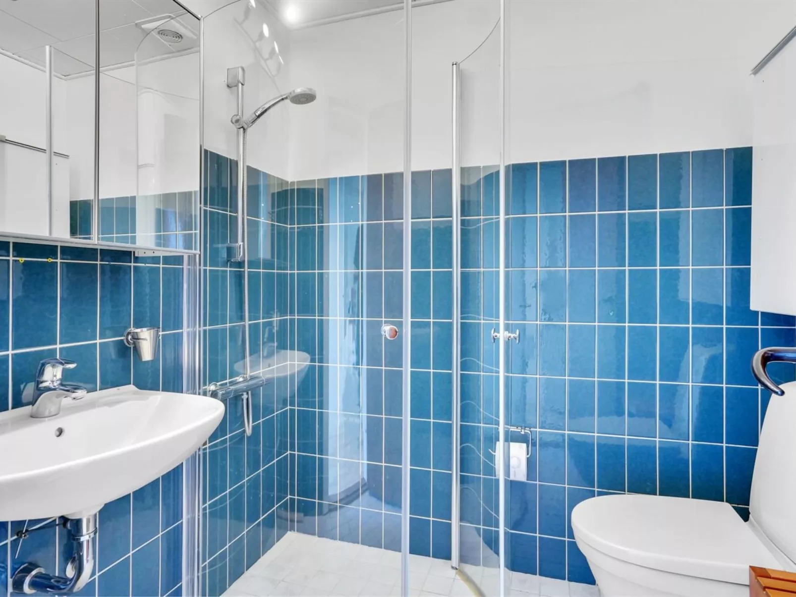 "Emin" - 100m from the sea-Binnen