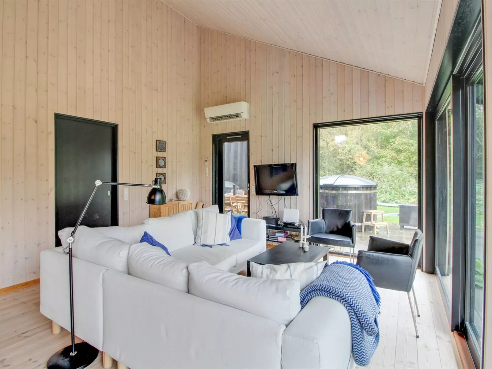 "Rufina" - 850m from the sea-Binnen