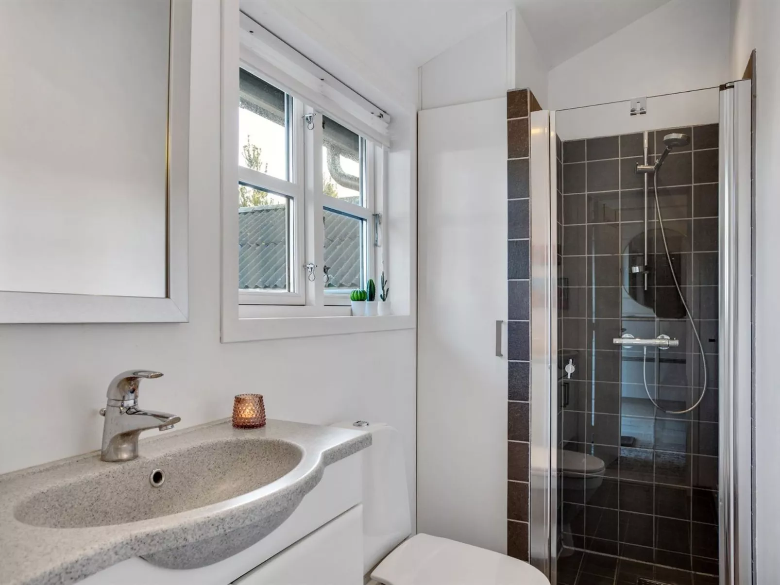 "Dorthea" - 200m from the sea-Binnen