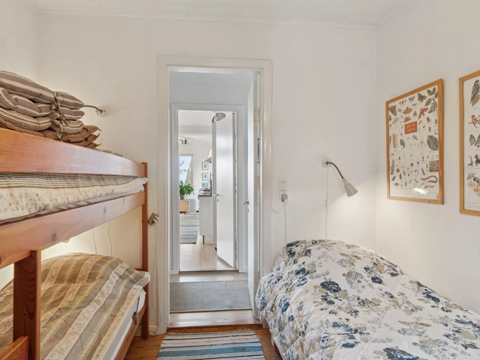 "Varma" - 25m from the sea-Binnen