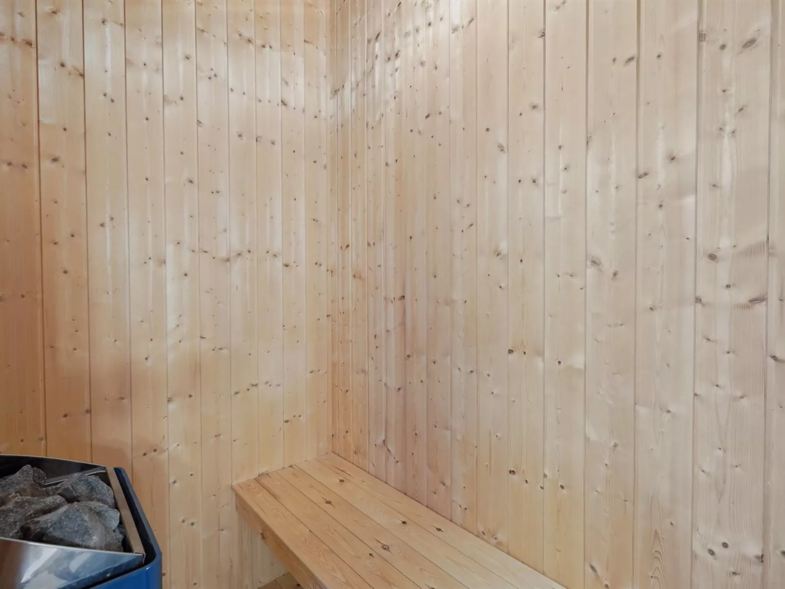 "Tinka" - 1.2km to the fjord-Binnen