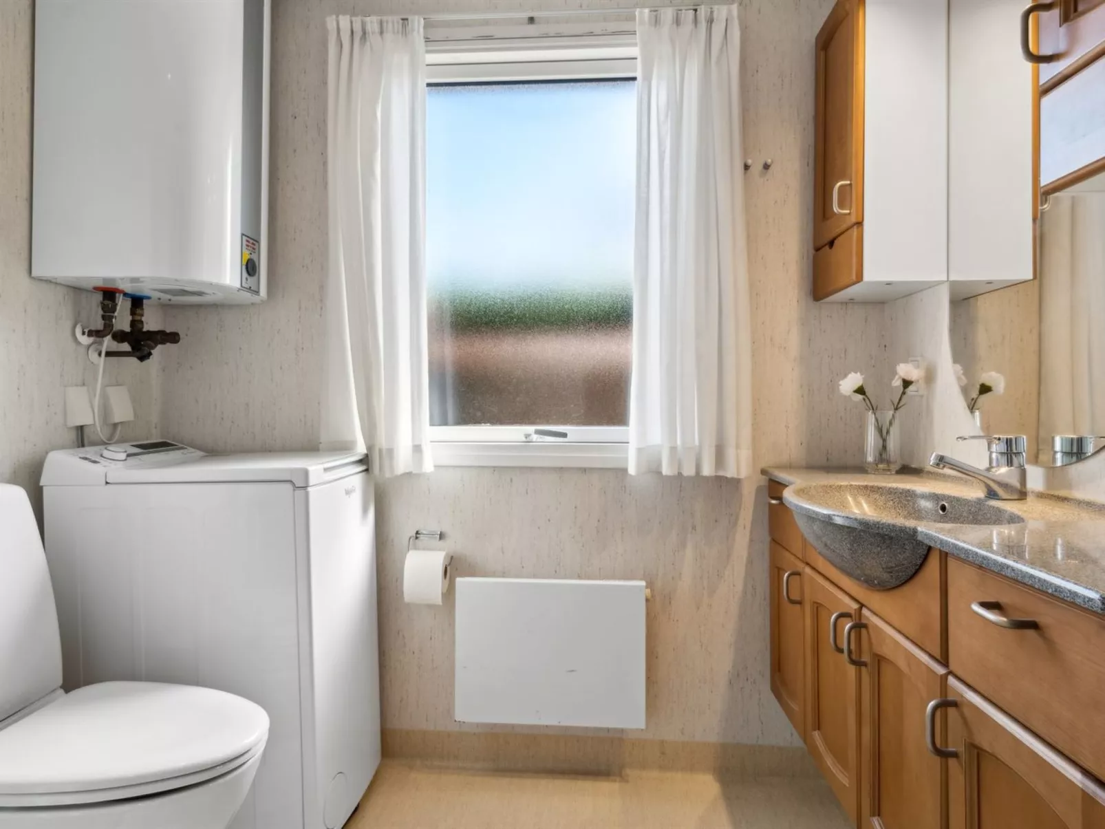 "Eleana" - 300m to the fjord-Binnen