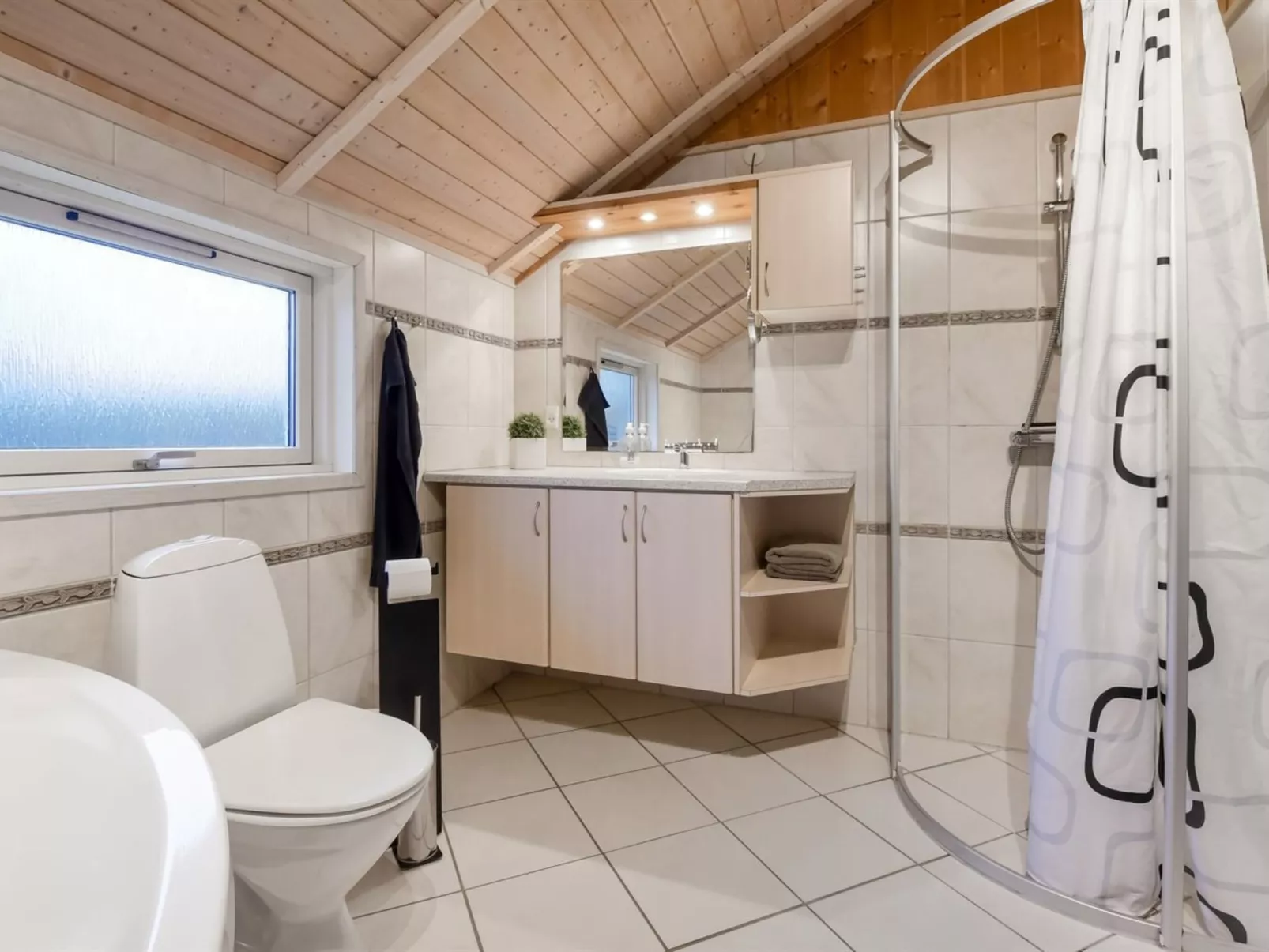 "Thit" - 1.2km to the fjord-Binnen