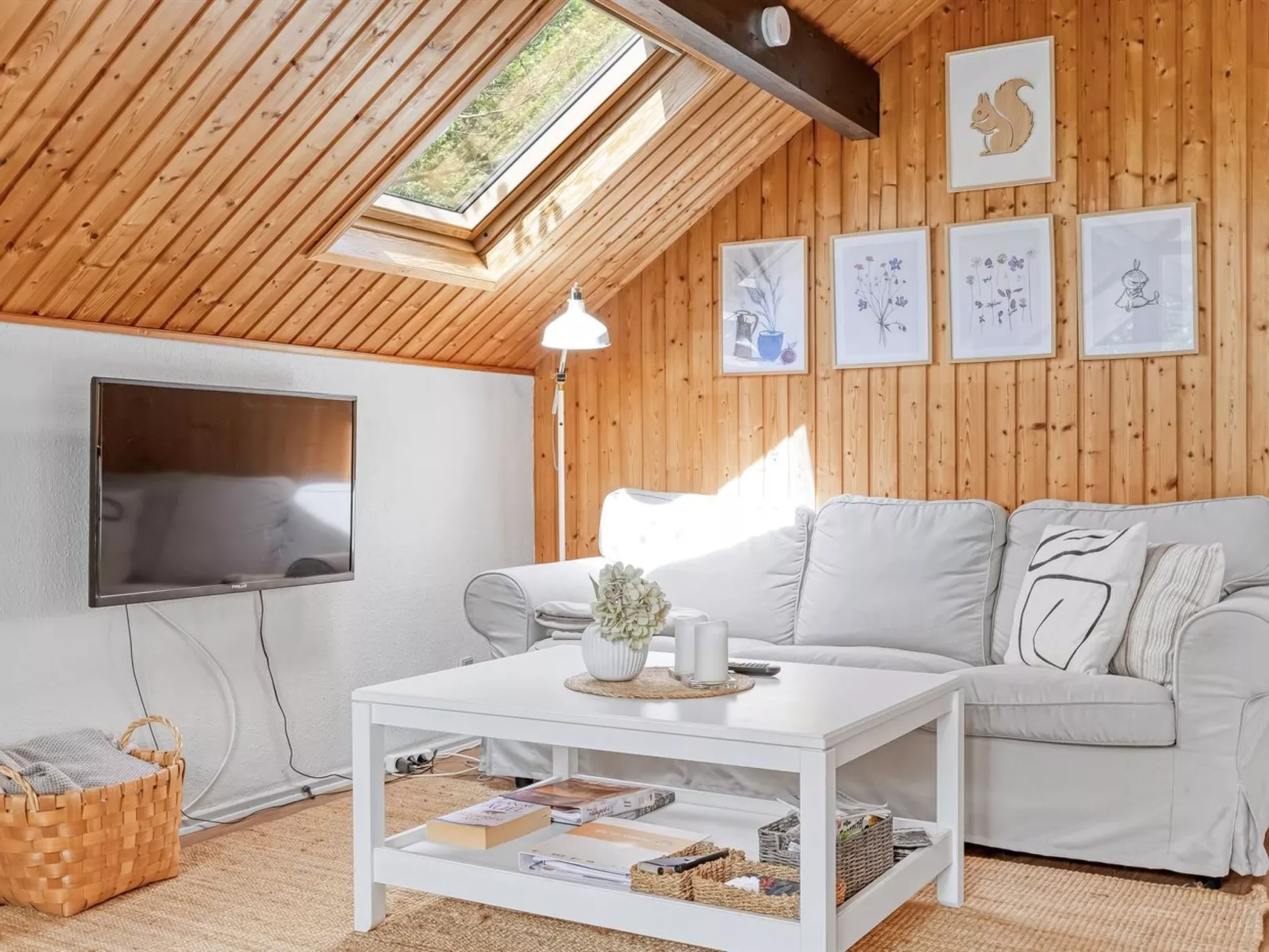 "Hilla" - 31km from the sea-Binnen