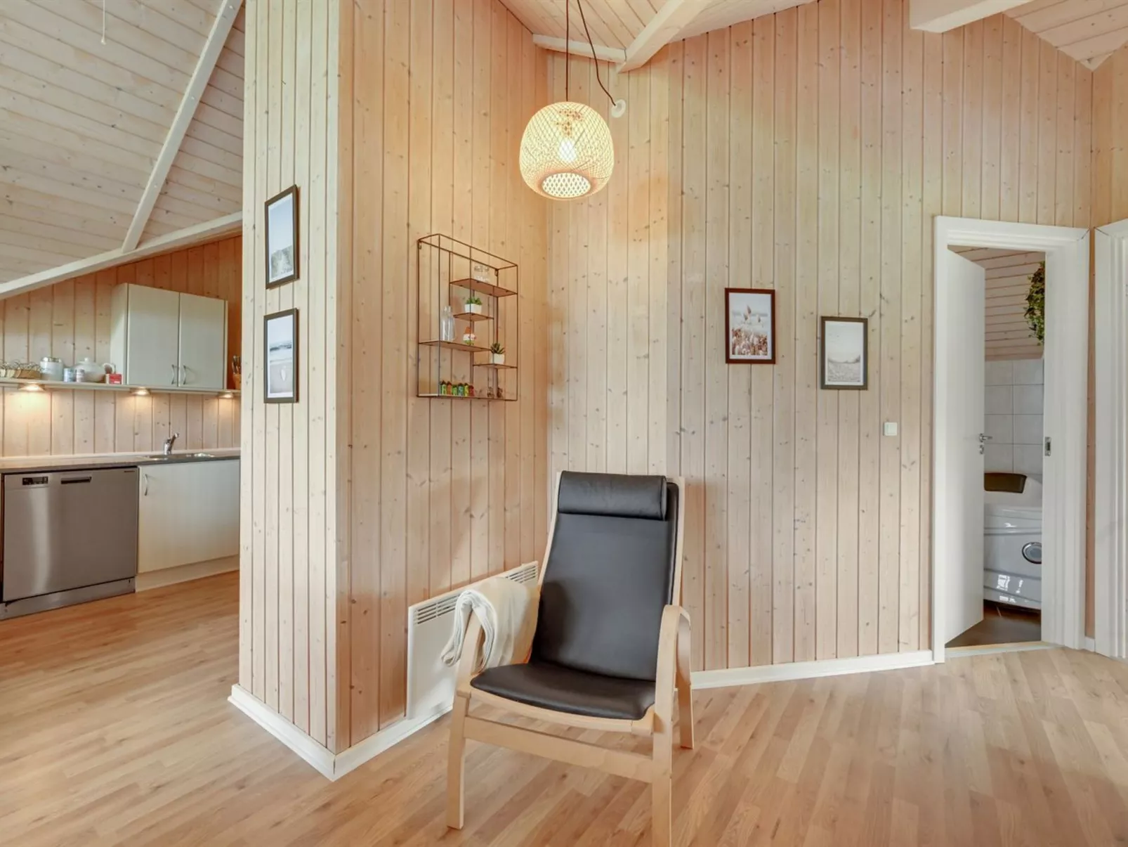 "Binna" - 1.2km to the fjord-Binnen