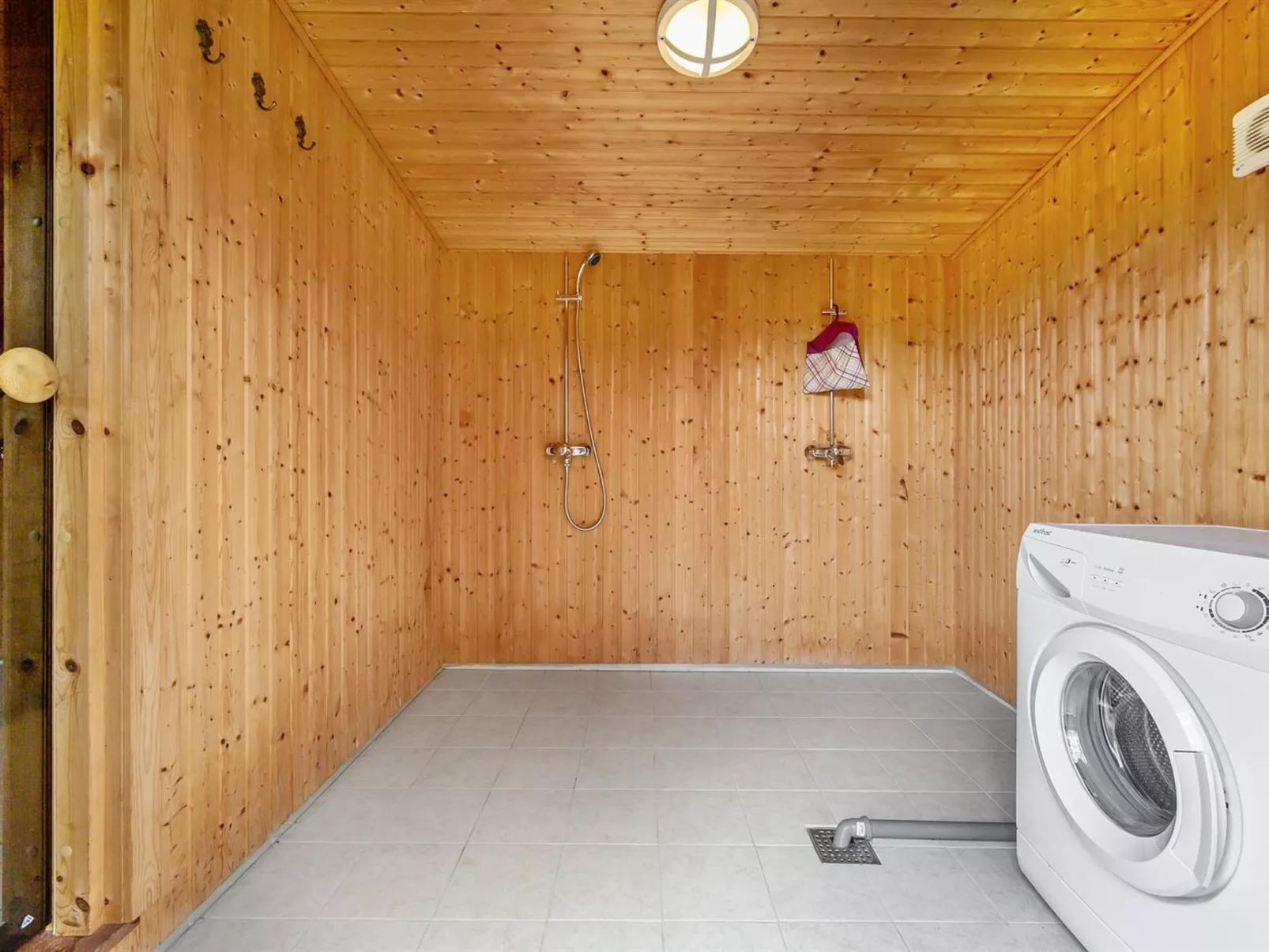 "Iida" - 20km from the sea-Binnen