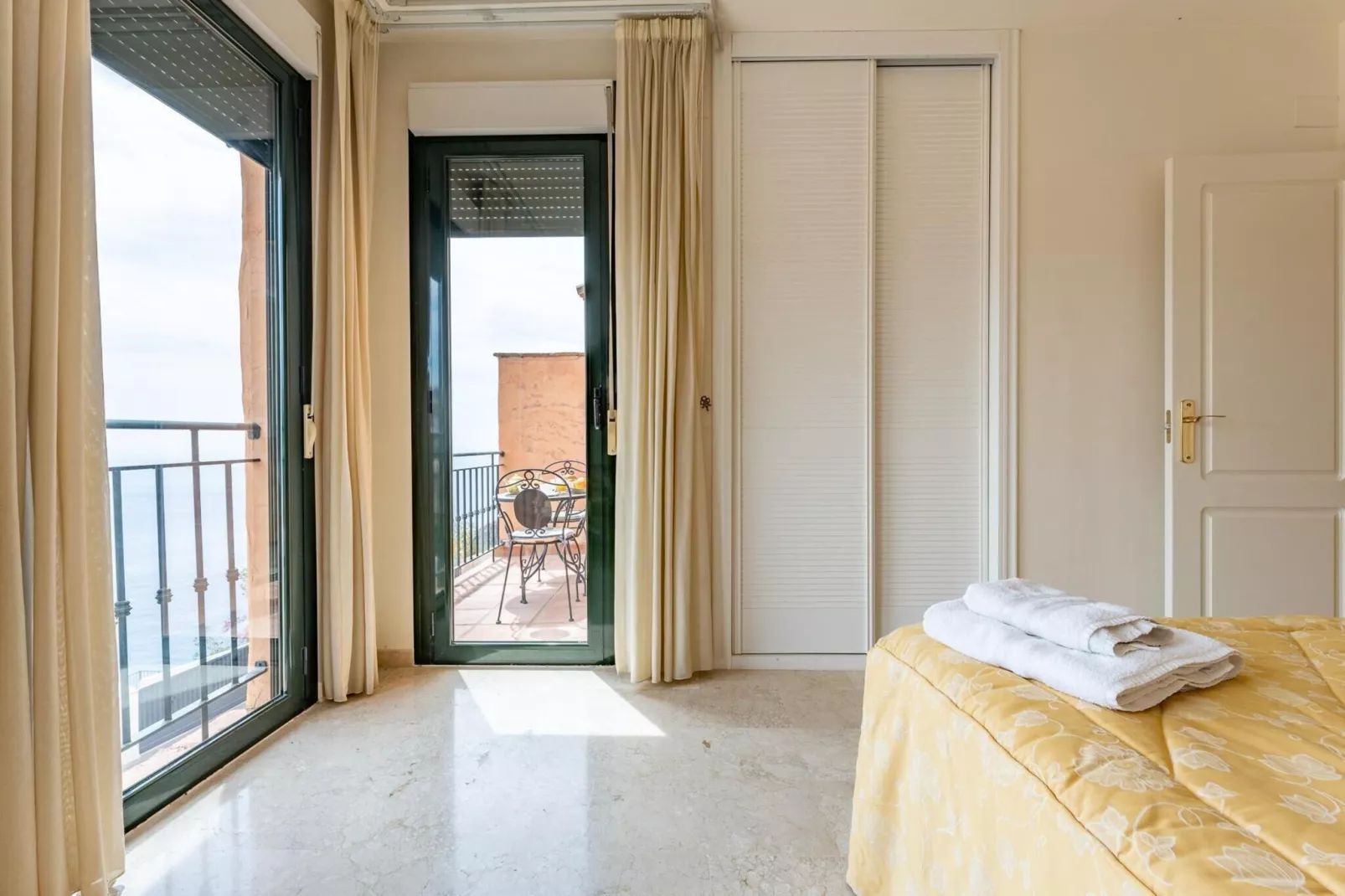 CT 237 GR - Carmenes Dream - Incredible Views-Slaapkamer