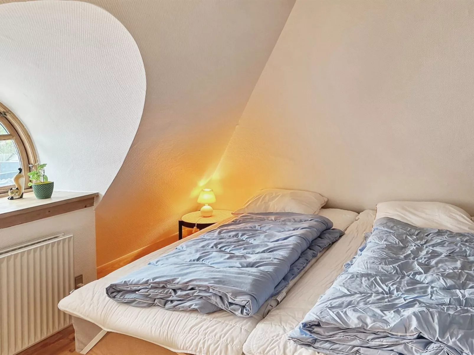 "Maelle" - 25km from the sea-Binnen