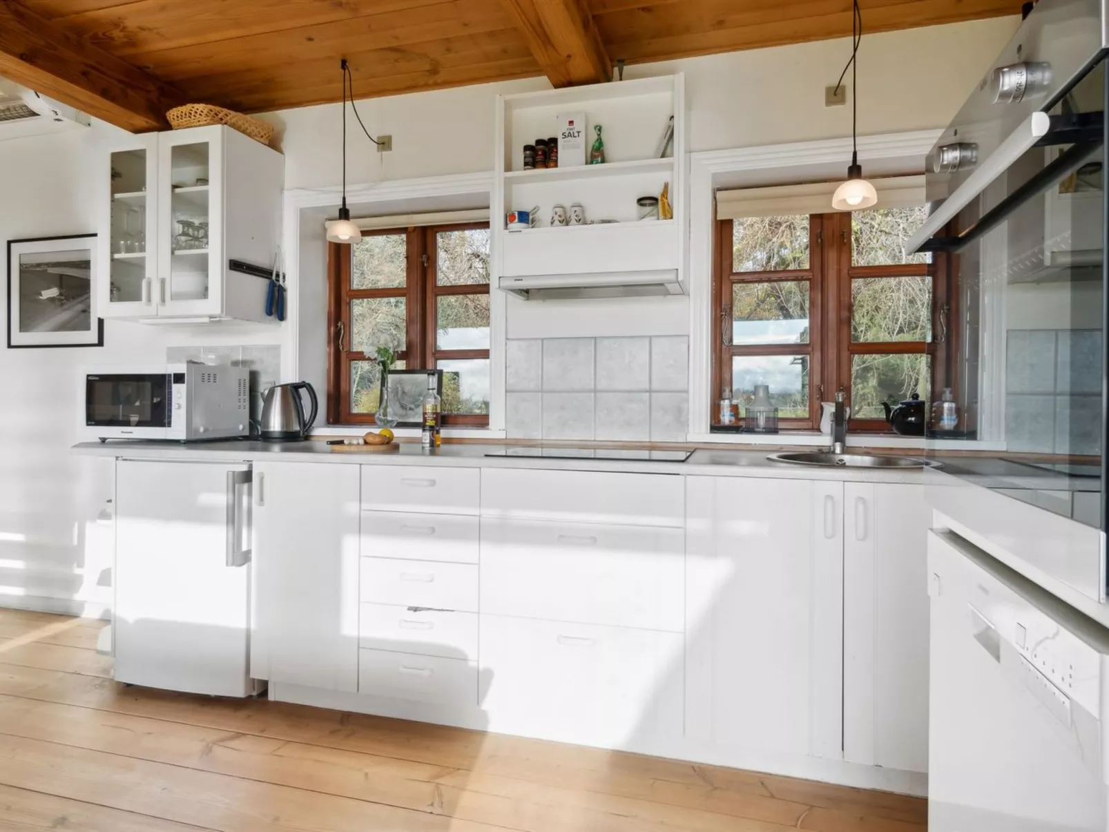 "Thana" - 8km from the sea-Binnen