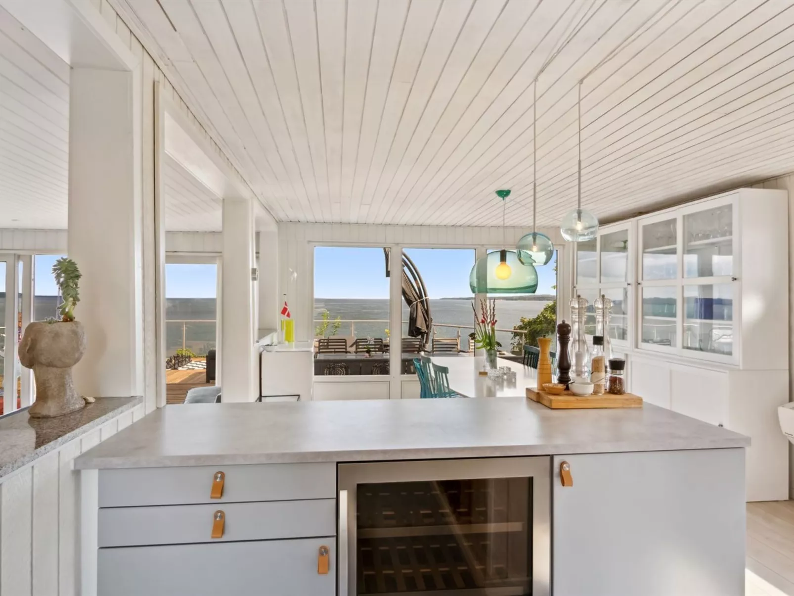 "Alimpij" - 5m from the sea-Binnen