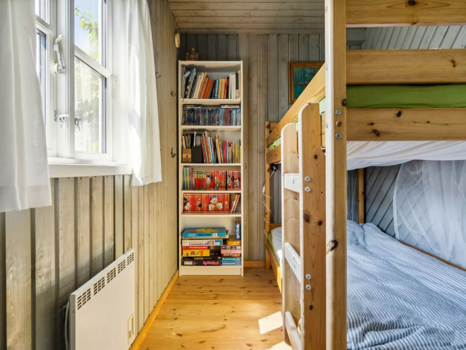 "Snari" - 10m from the sea-Binnen