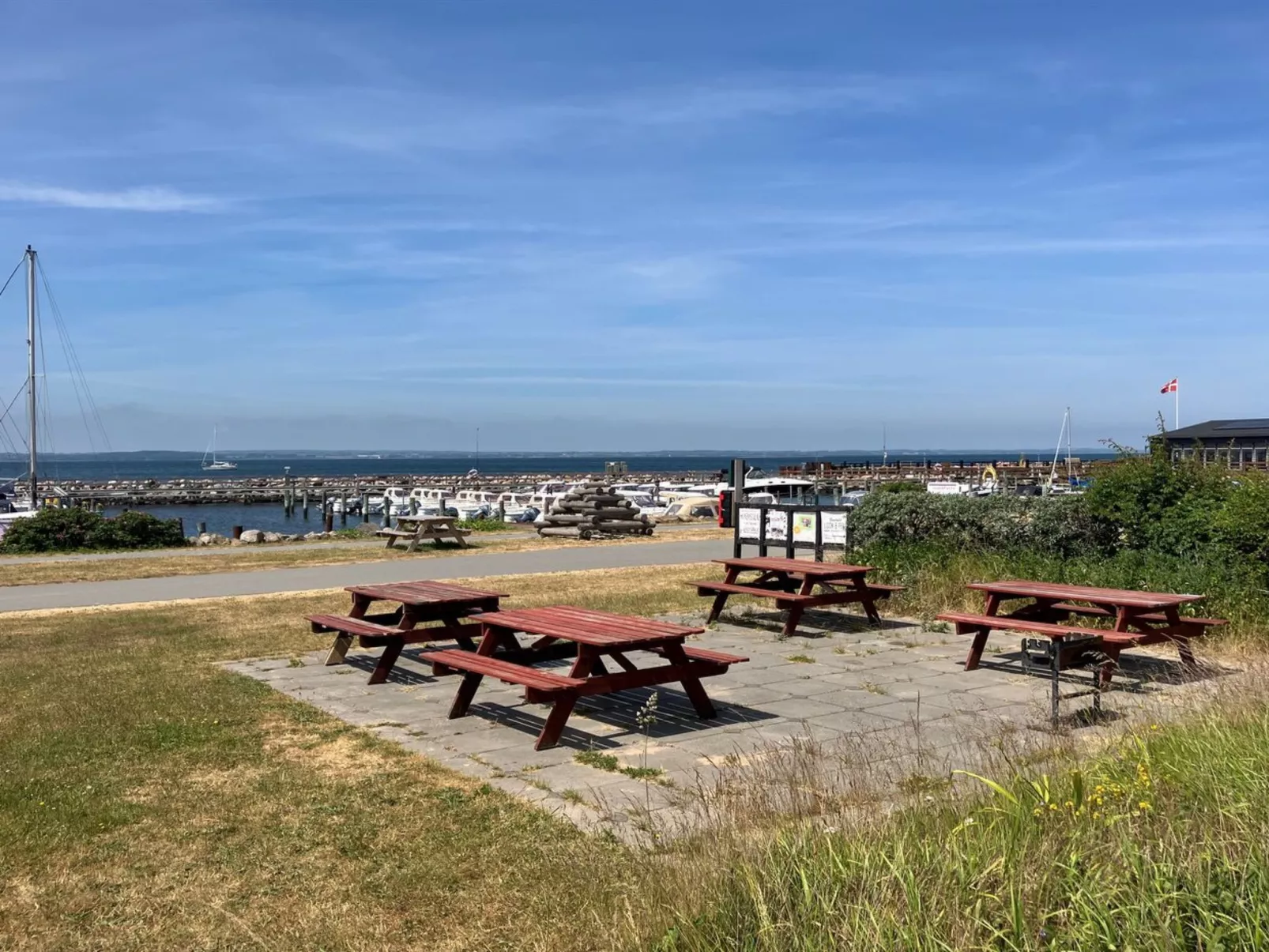 "Merete" - 50m from the sea-Buiten