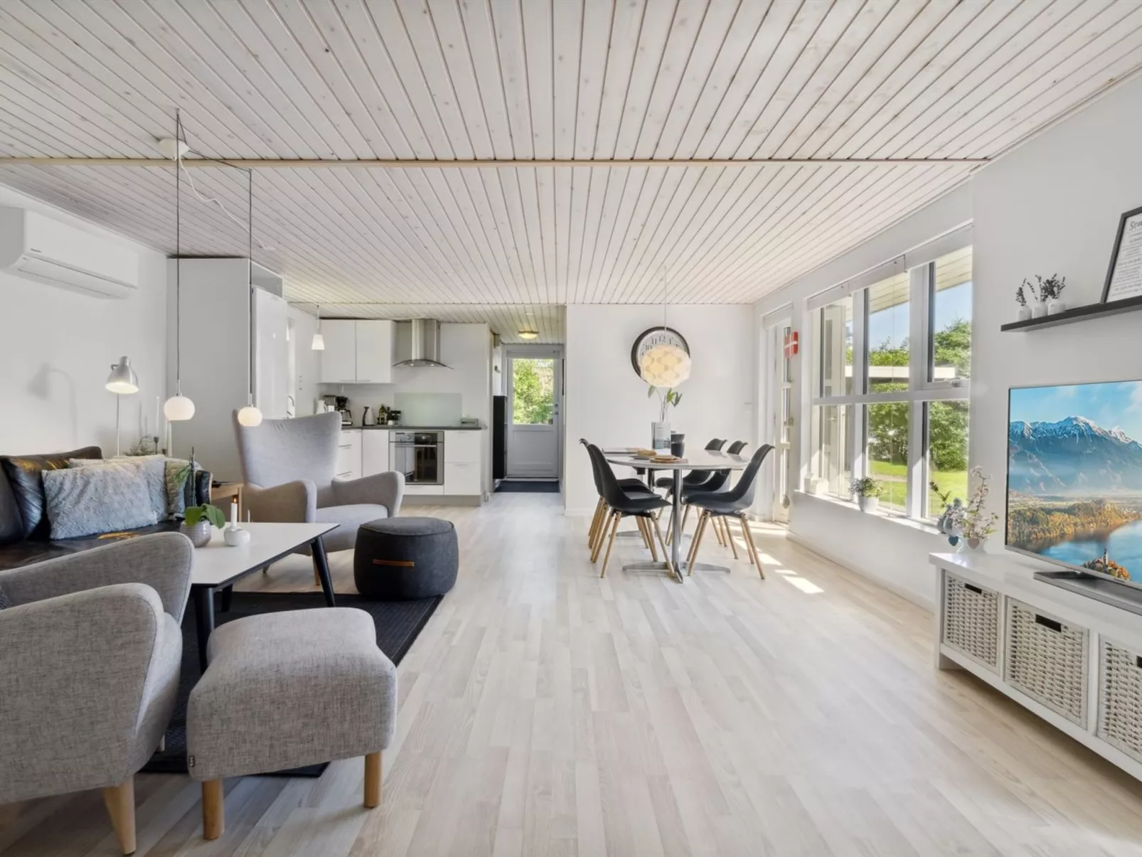 "Felippa" -  from the sea-Binnen