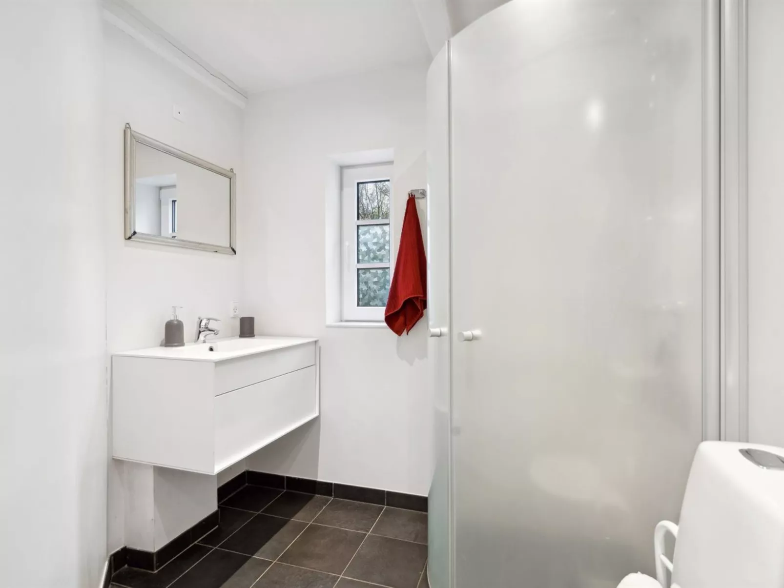 "Eliane" - 1.8km from the sea-Binnen