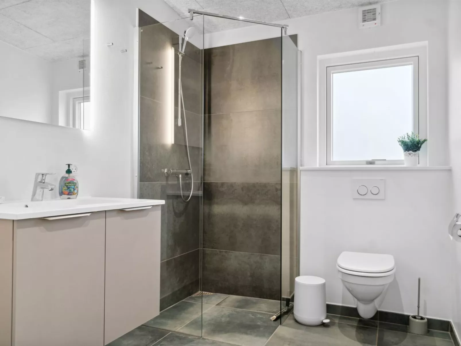 "Harrieth" - 300m from the sea-Binnen