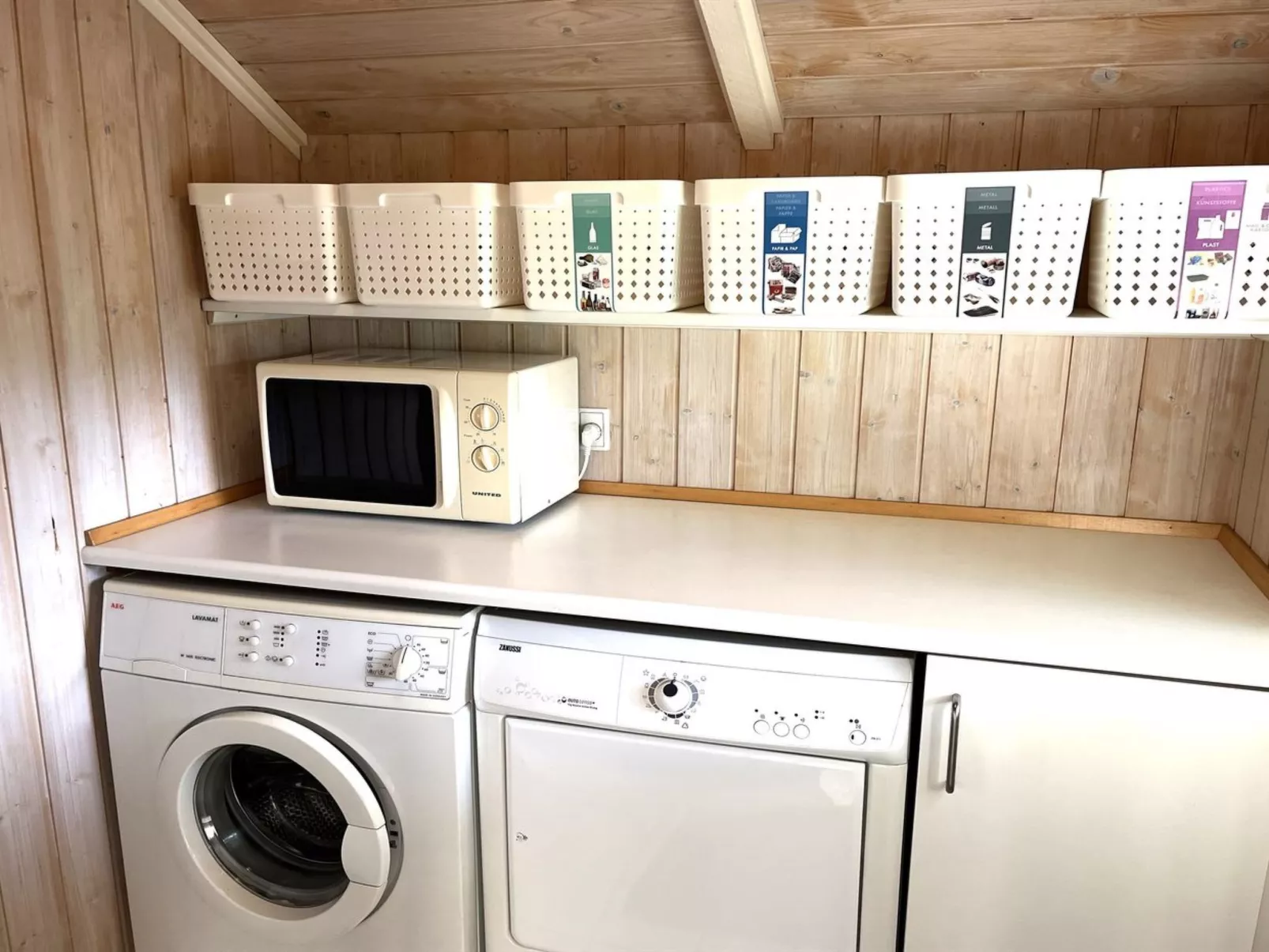 "Esther" - 500m from the sea-Binnen