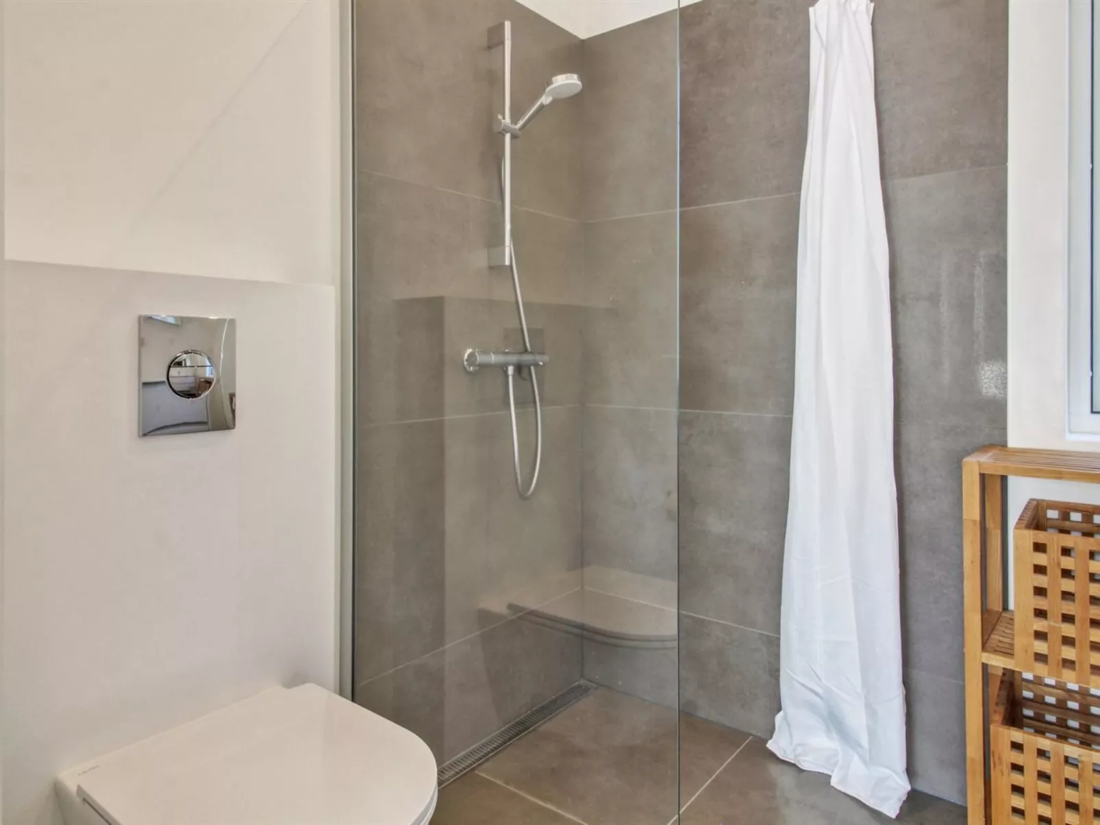 "Razmo" - 2.5km from the sea-Binnen