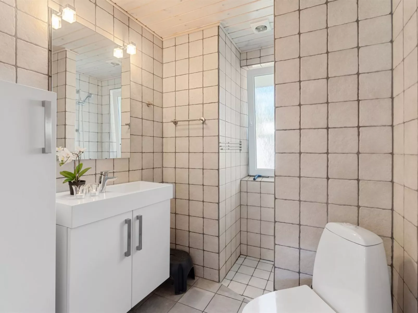 "Viljo" - 30km from the sea-Binnen