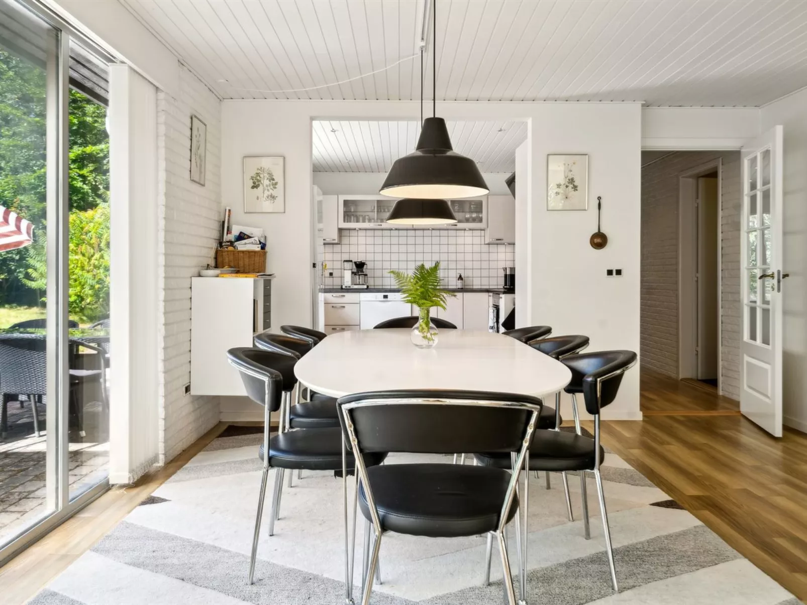 "Ingebrit" - 7km from the sea-Binnen