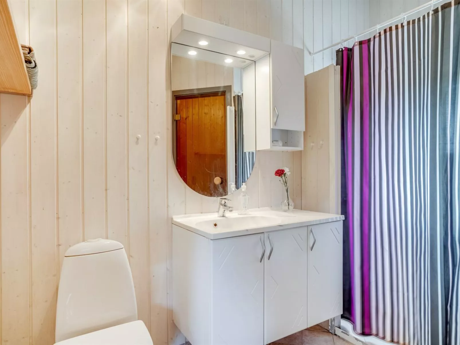 "Floria" - 1.4km from the sea-Binnen