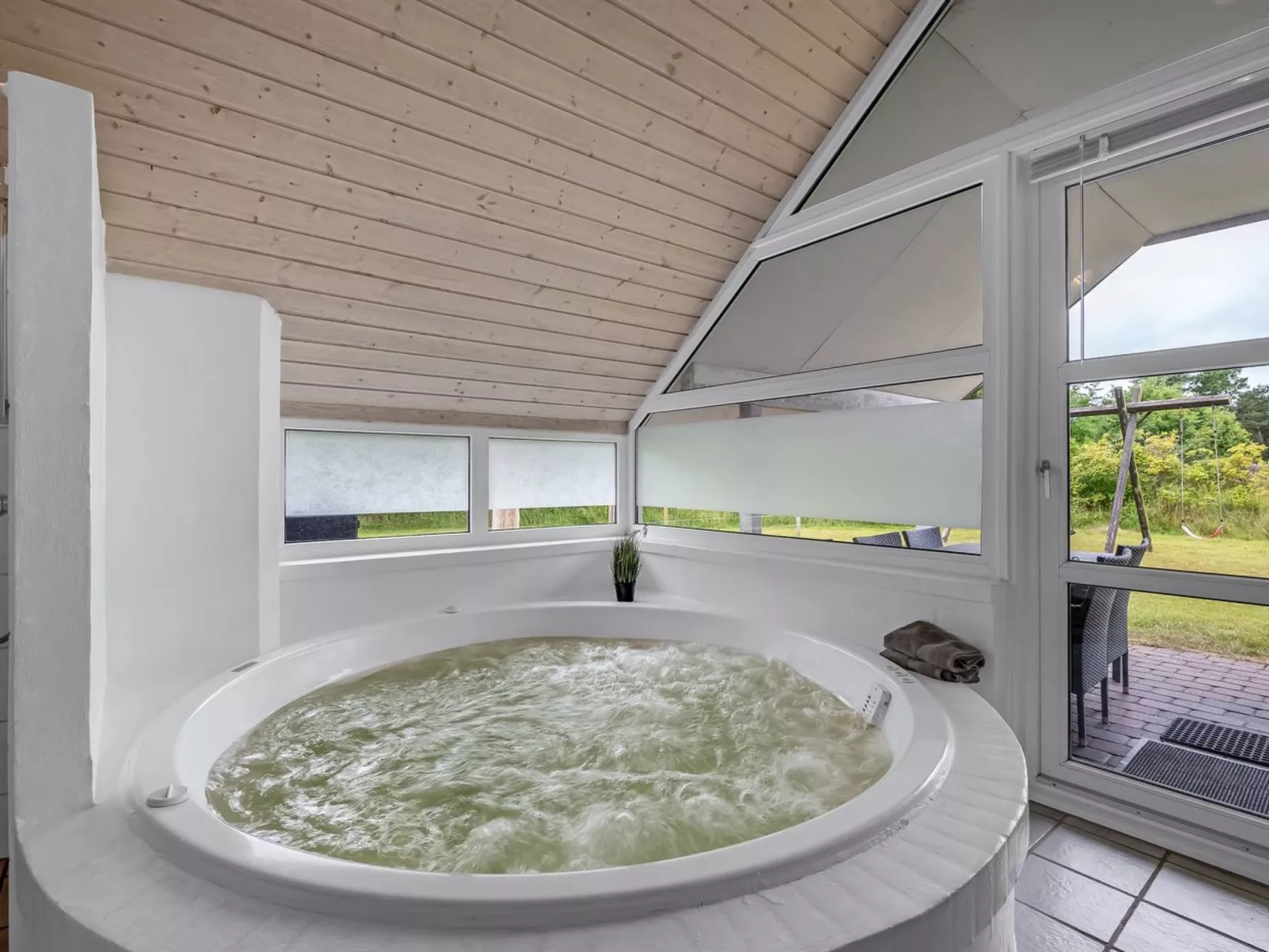 "Annlis" - 4km from the sea-Binnen