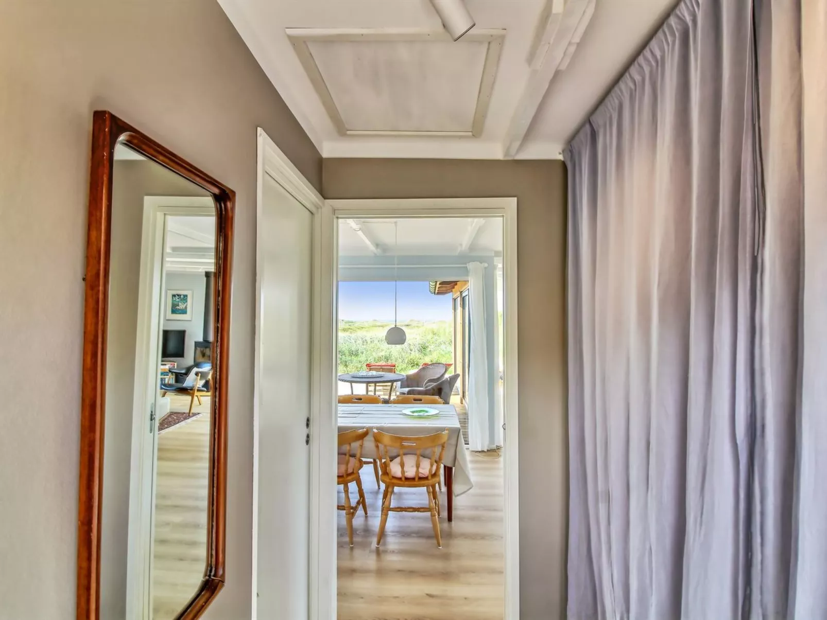 "Hoat" - 300m from the sea-Binnen