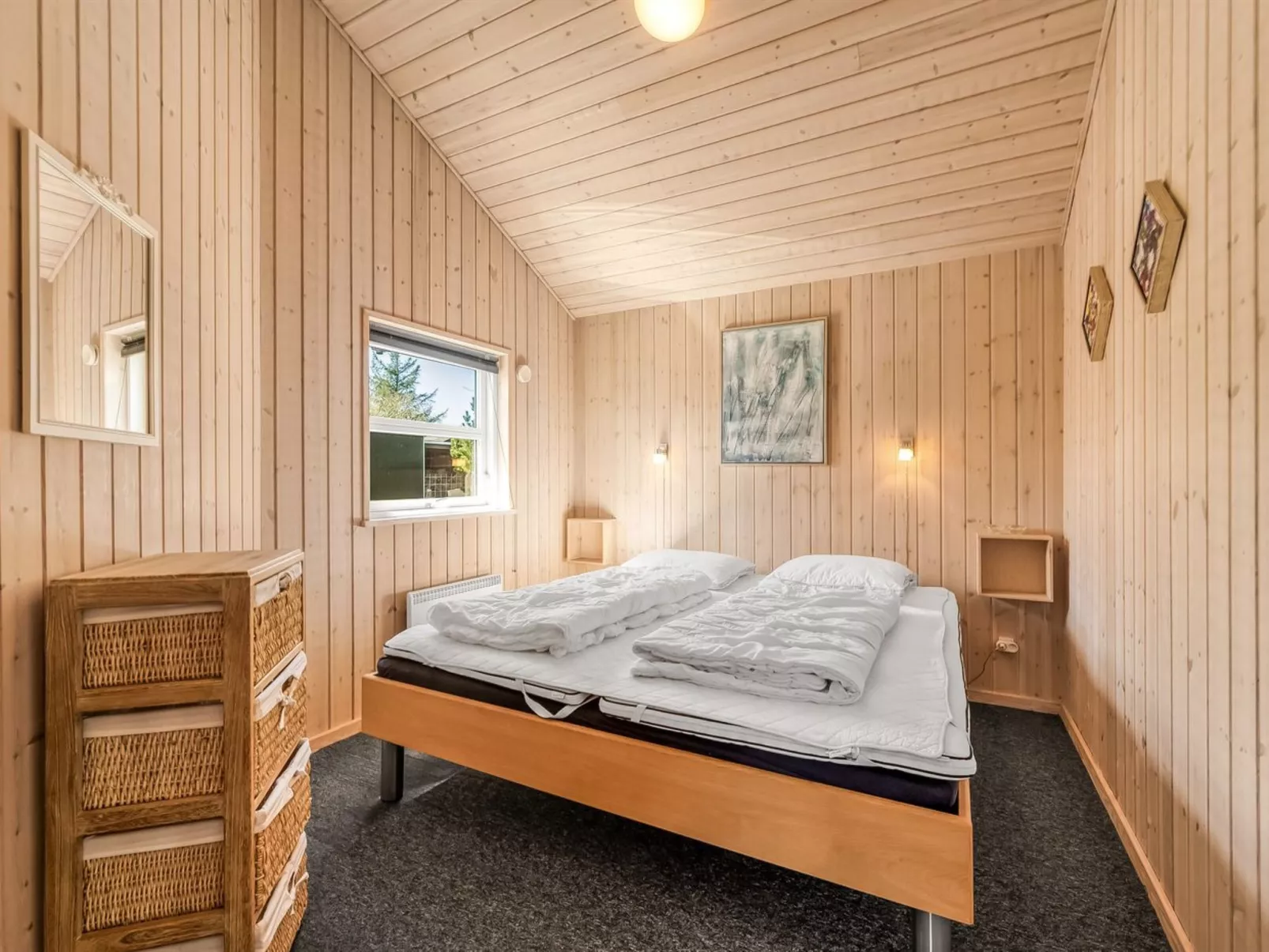 "Rekke" - 300m to the fjord-Binnen