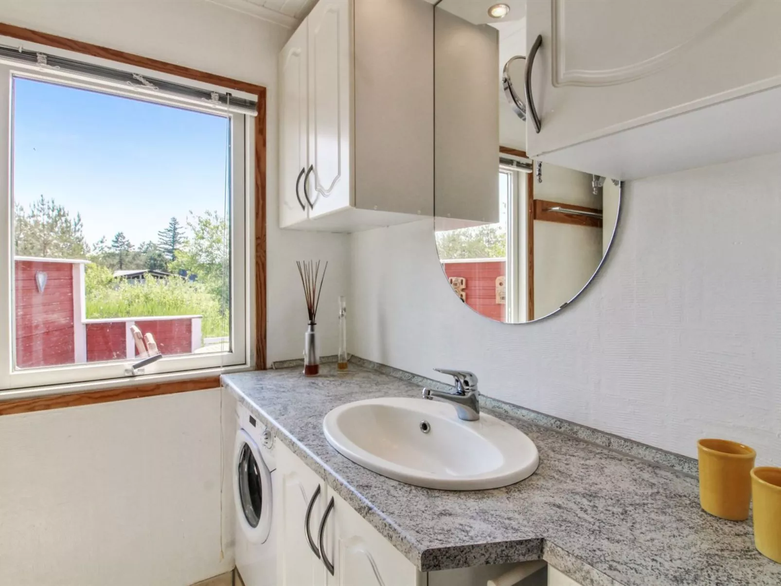 "Veijo" - 800m from the sea-Binnen