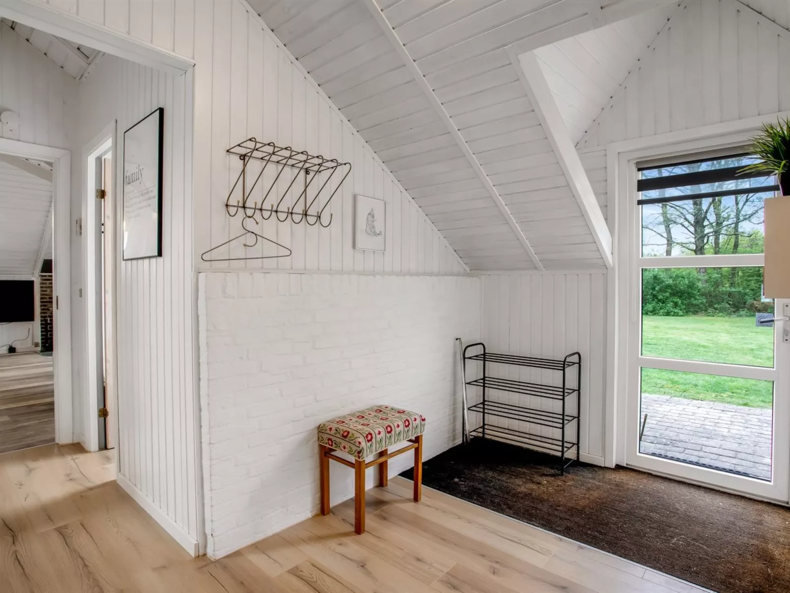 "Anu" - 300m to the fjord-Binnen