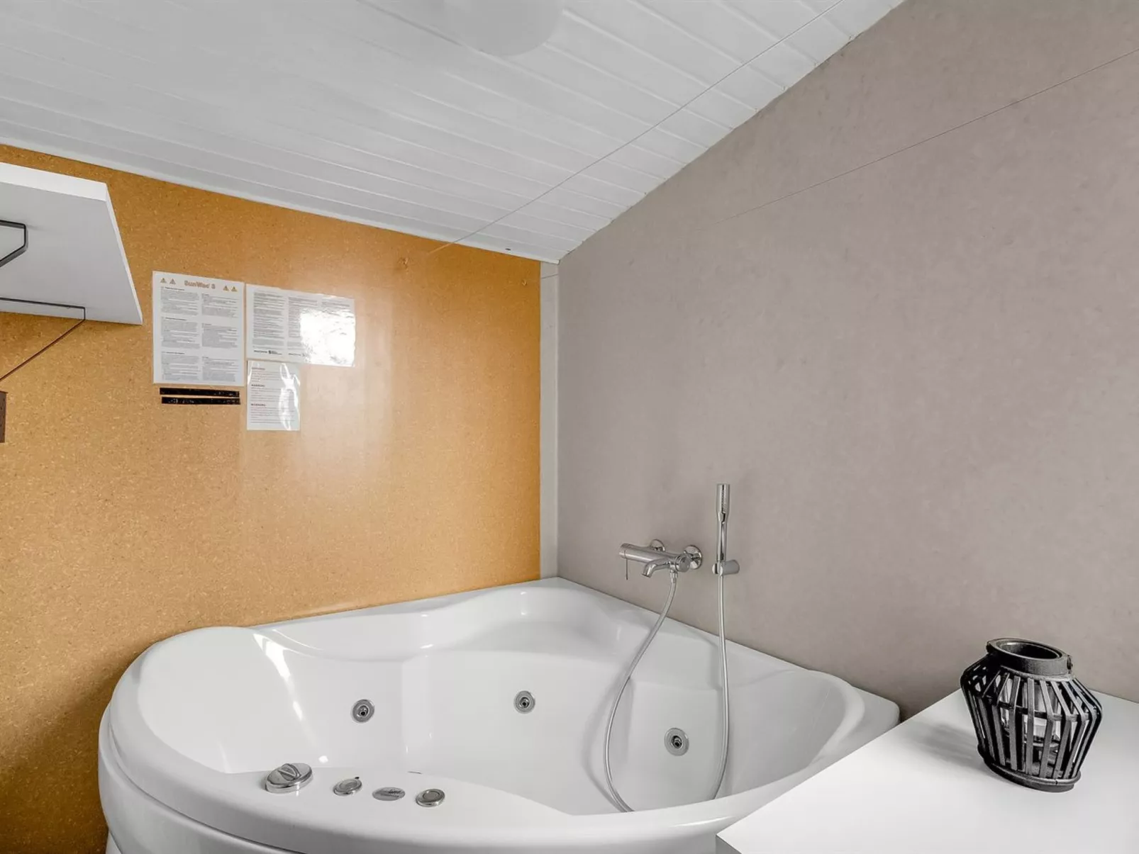 "Venla" -  from the sea-Binnen