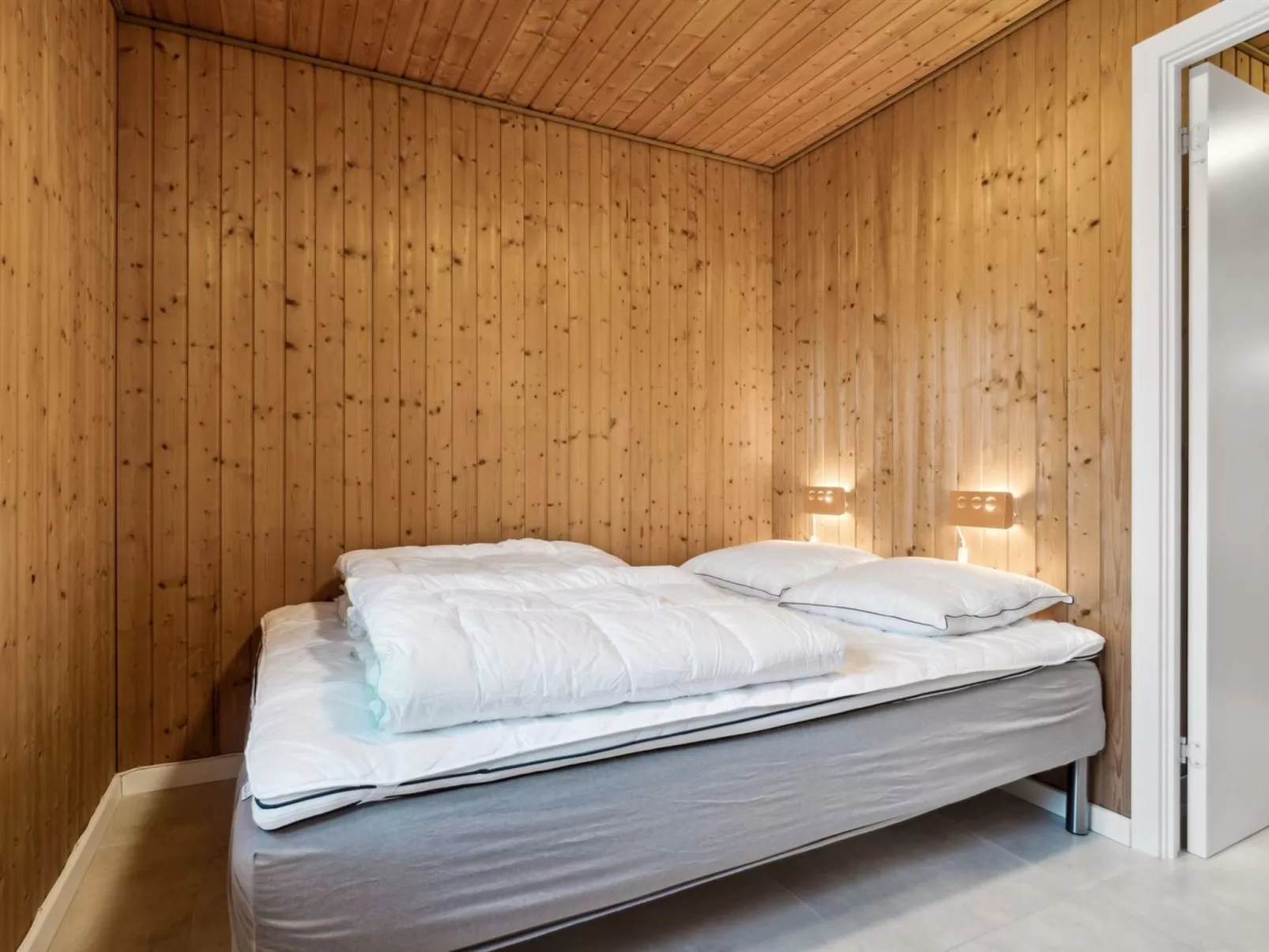 "Smilla" - 300m from the sea-Binnen