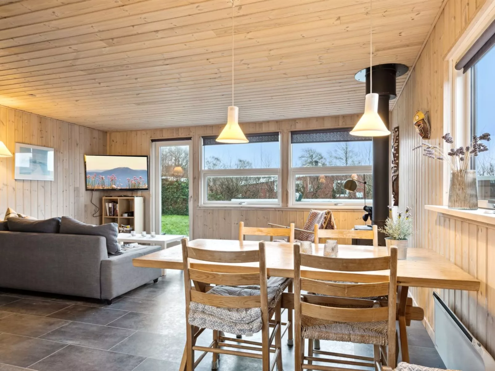 "Ritha" - 175m from the sea-Binnen