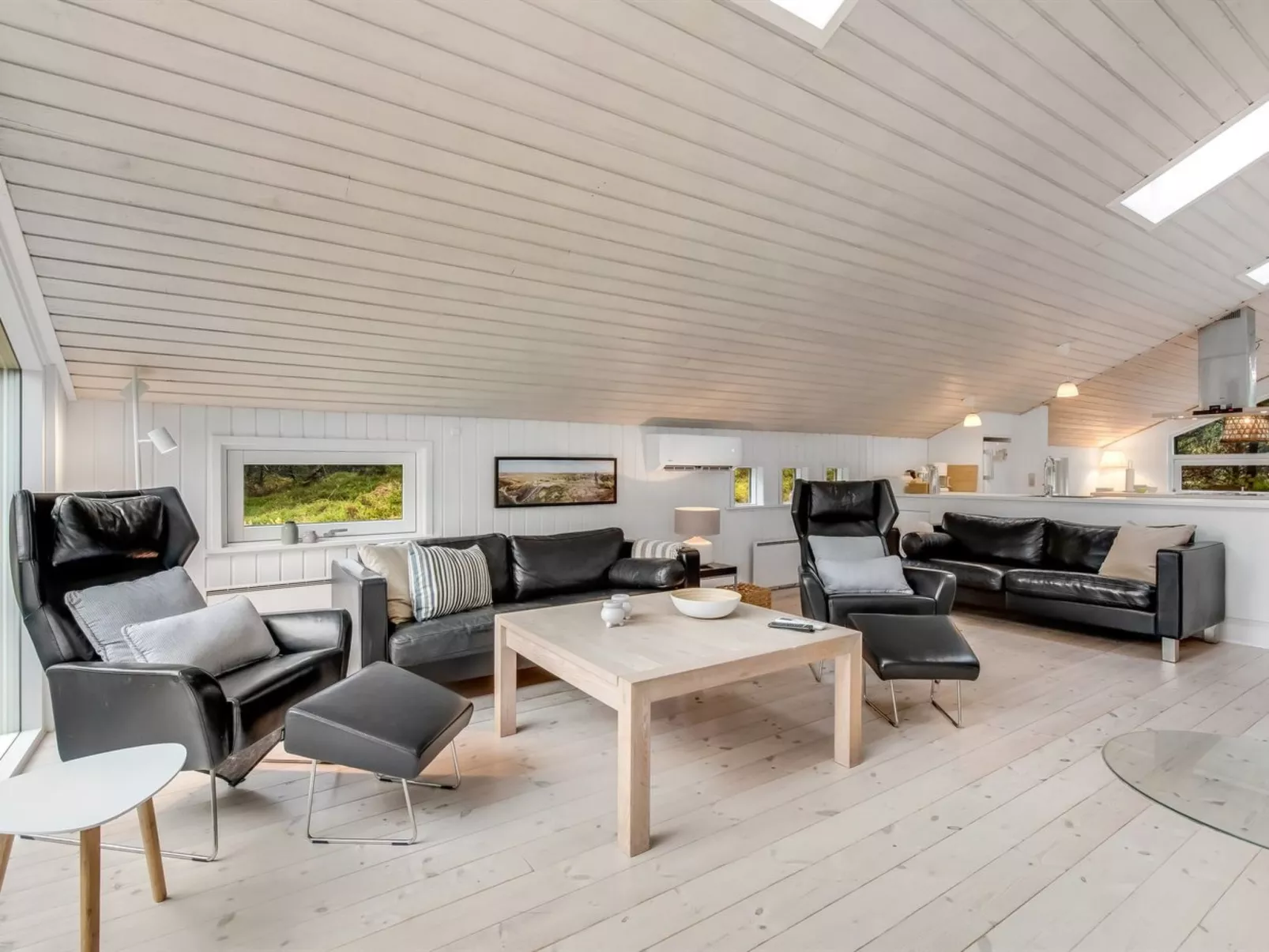 "Emila" - 2.2km from the sea-Binnen