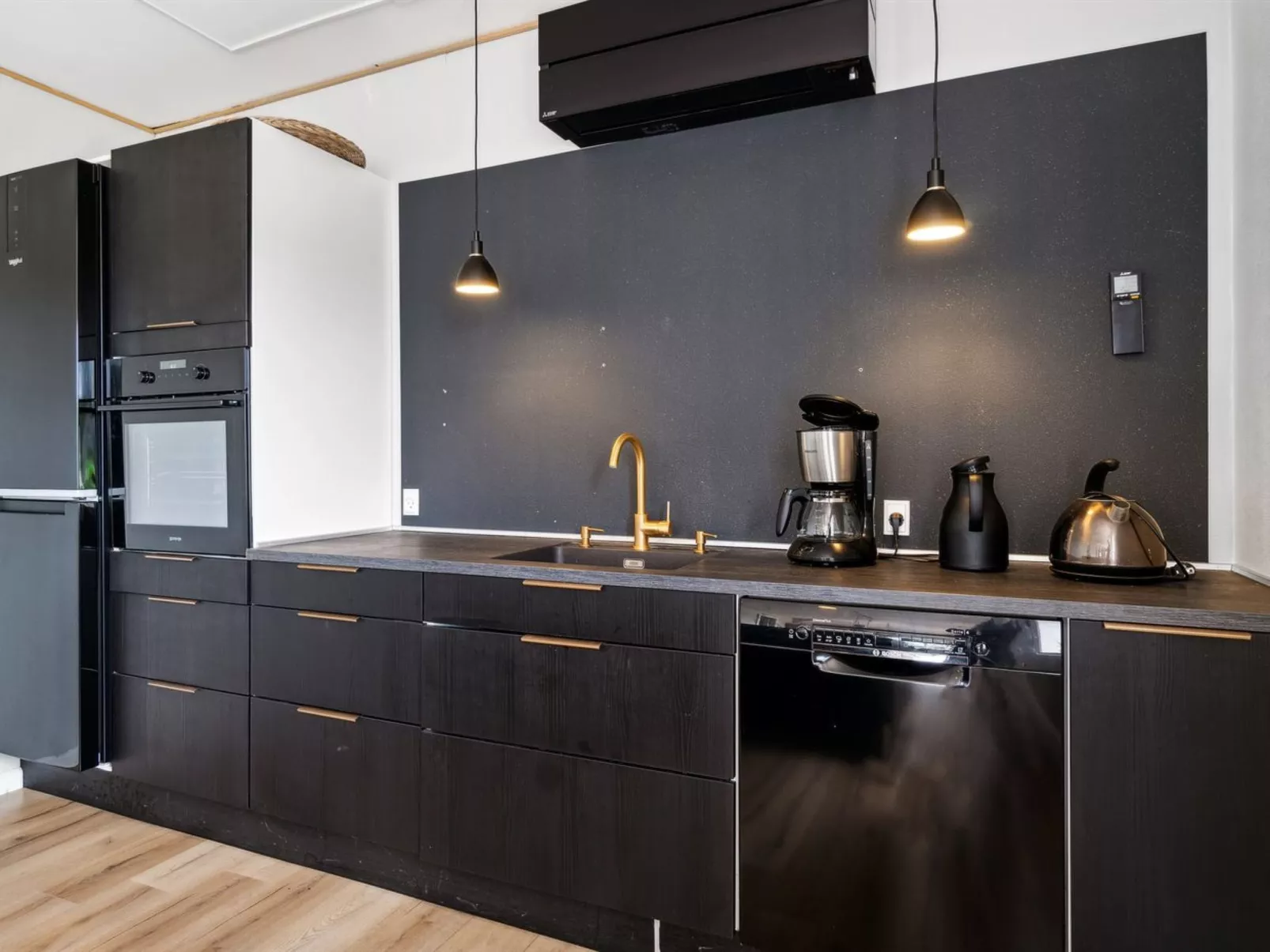 "Fridgerd" - 4.8km from the sea-Binnen