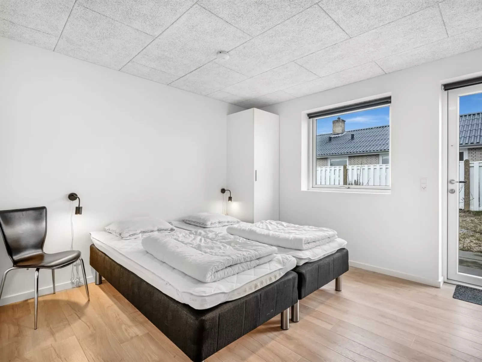 "Clarabelle" - 1.2km from the sea-Binnen