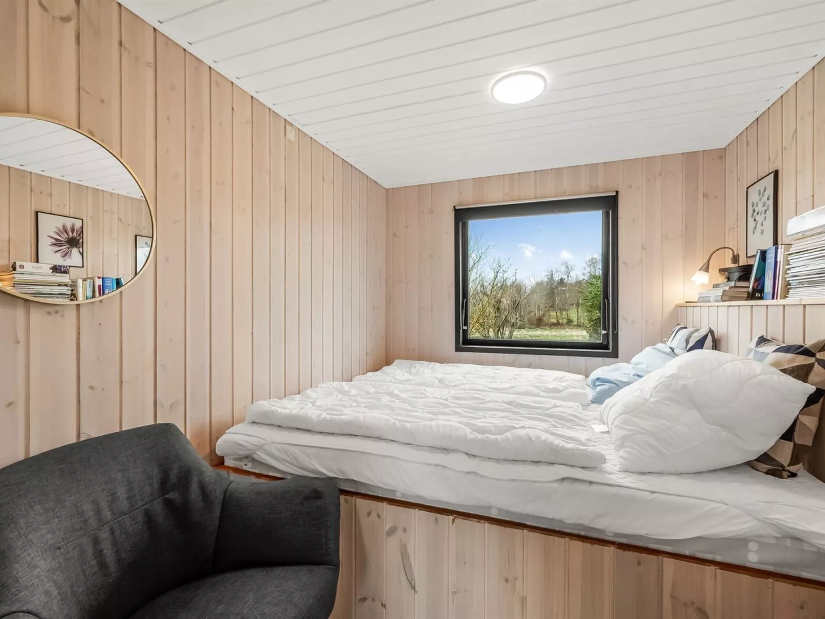 "Jule" - 1.3km to the fjord-Binnen