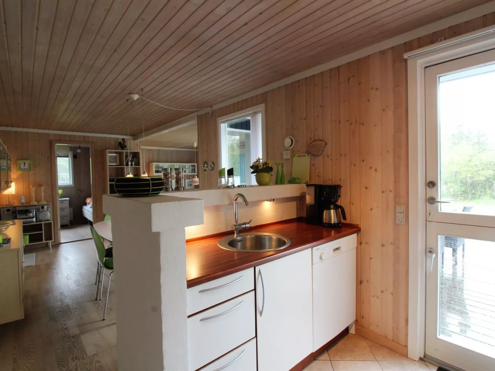 "Atla" - 2.5km from the sea-Binnen