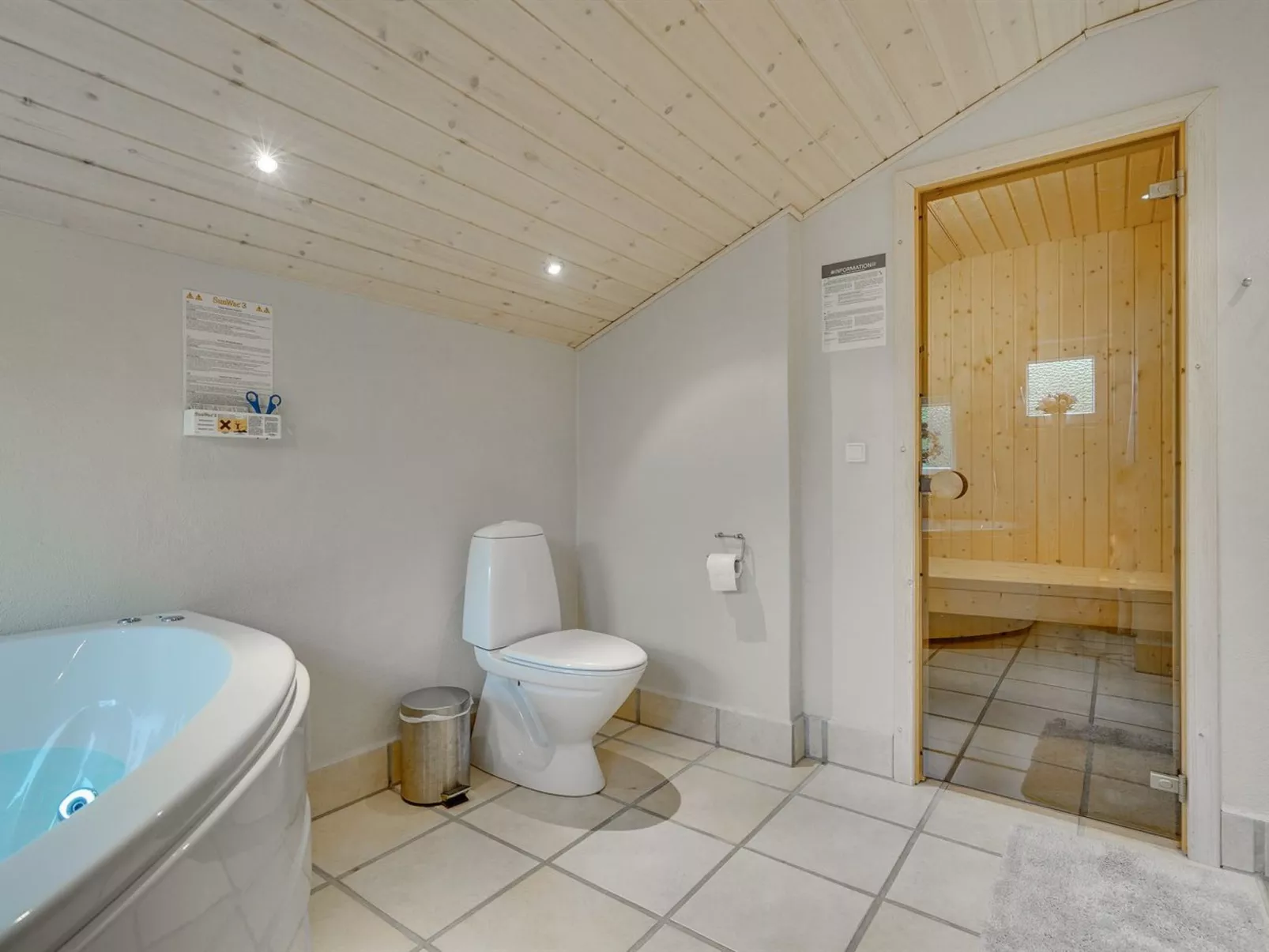 "Aviaja" - 12km from the sea-Binnen