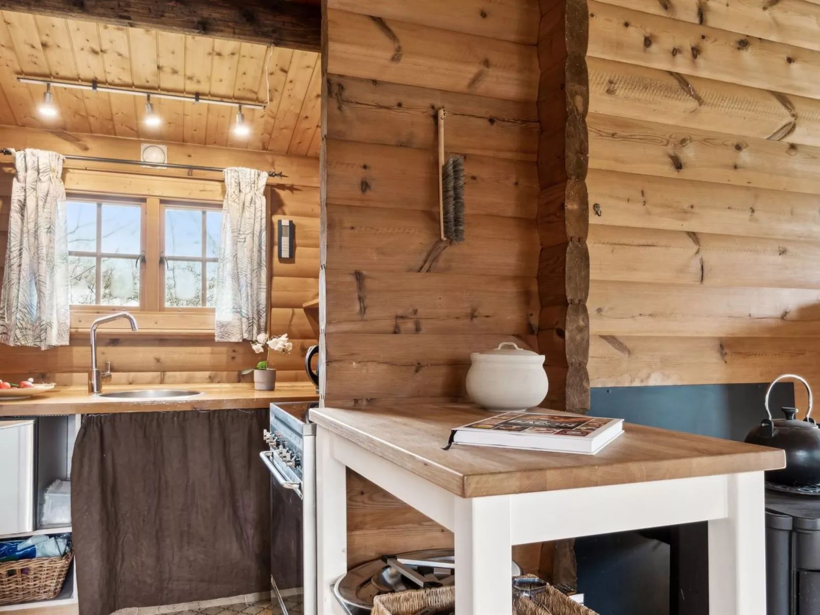 "Ama" - 200m to the fjord-Binnen