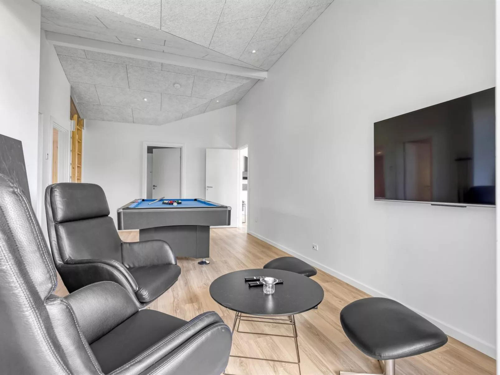 "Aleksa" - 500m from the sea-Binnen