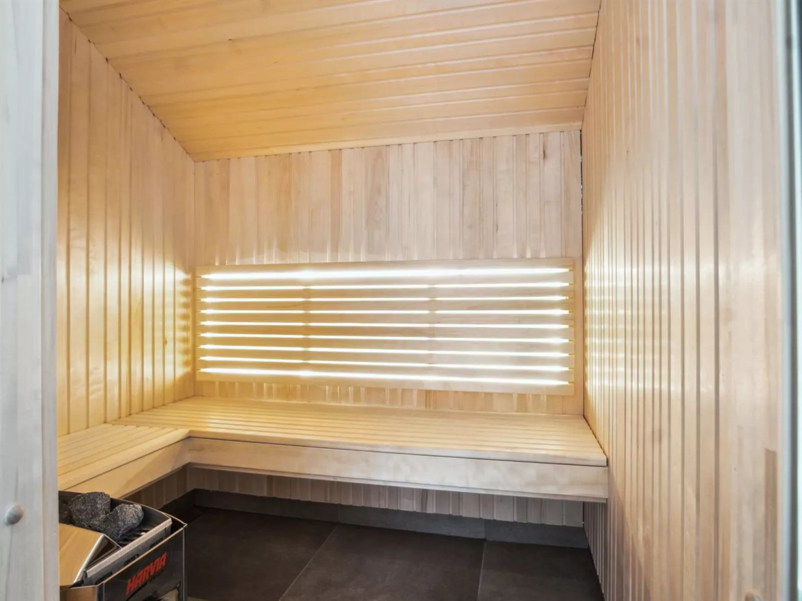 "Stygg" - 75m from the sea-Binnen