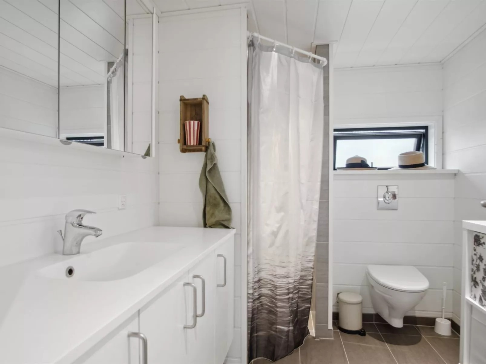 "Huldrik" - 100m from the sea-Binnen