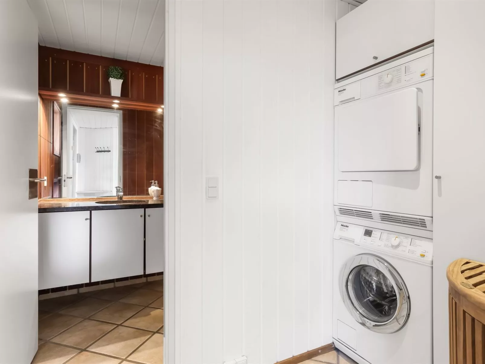 "Lilie" - 350m from the sea-Binnen