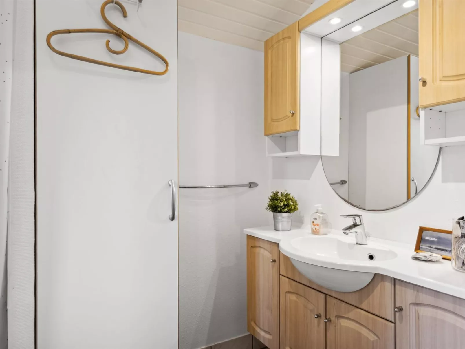 "Hermand" - 3.5km from the sea-Binnen