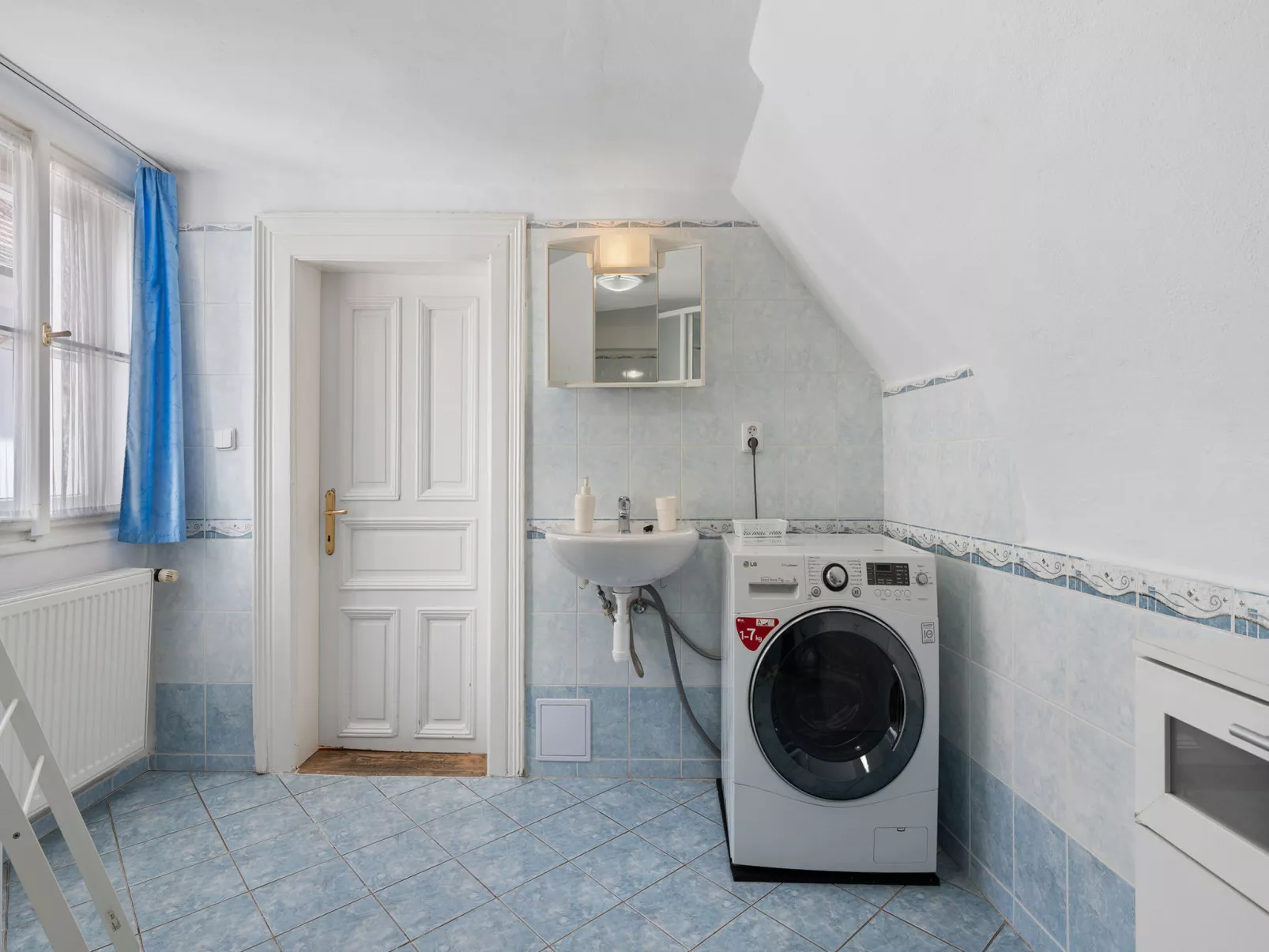 Old Town home-Binnen