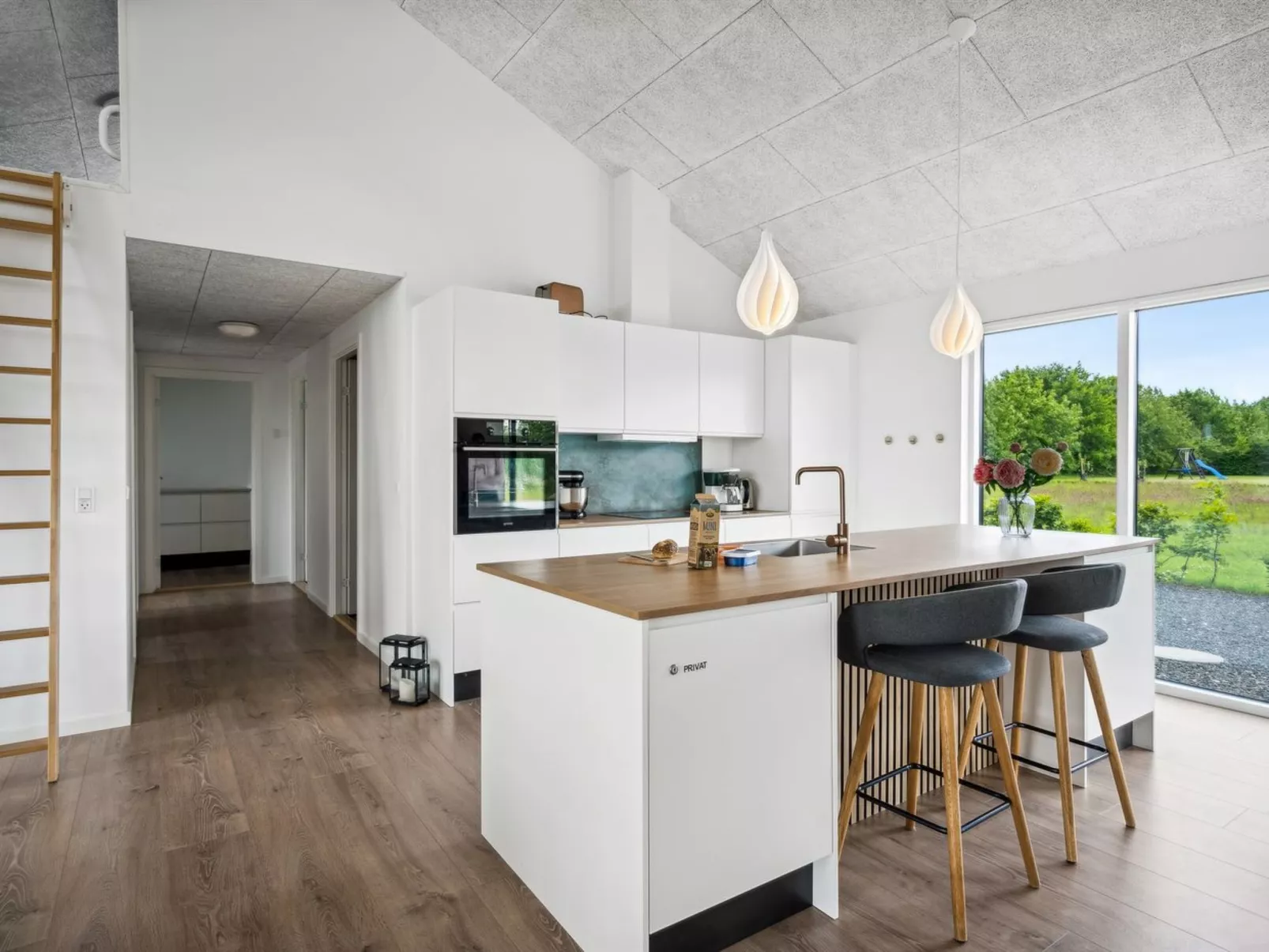 "Danika" - 650m from the sea-Binnen