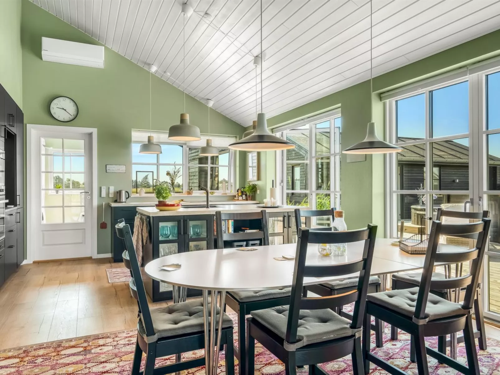 "Inola" - 1km from the sea-Binnen