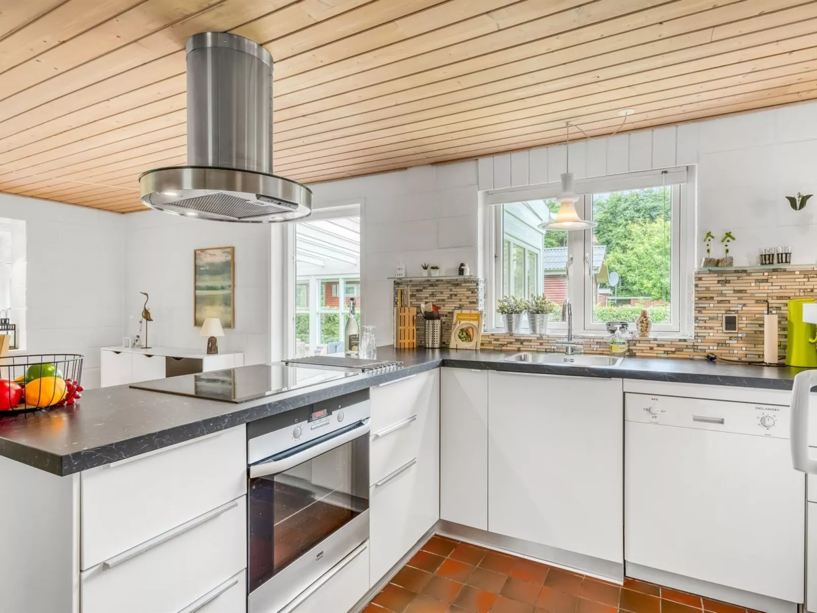 "Lyra" - 500m to the fjord-Binnen