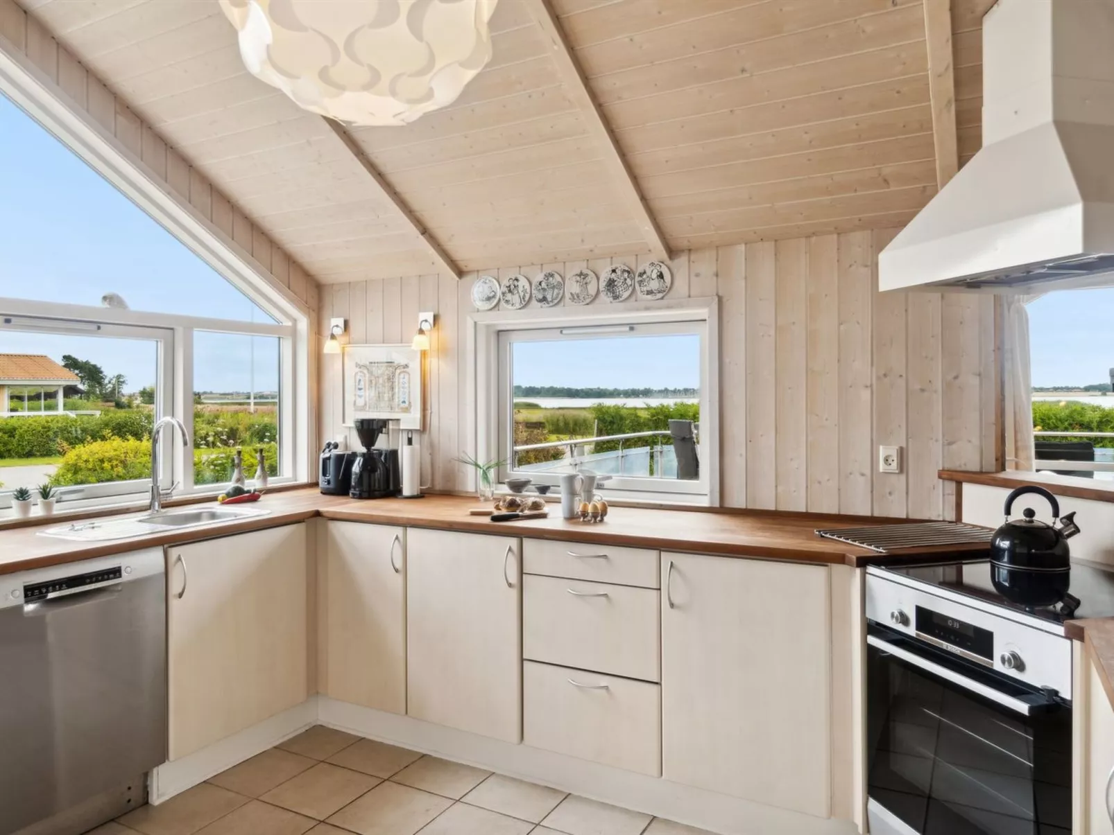 "Annrike" - 175m to the fjord-Binnen