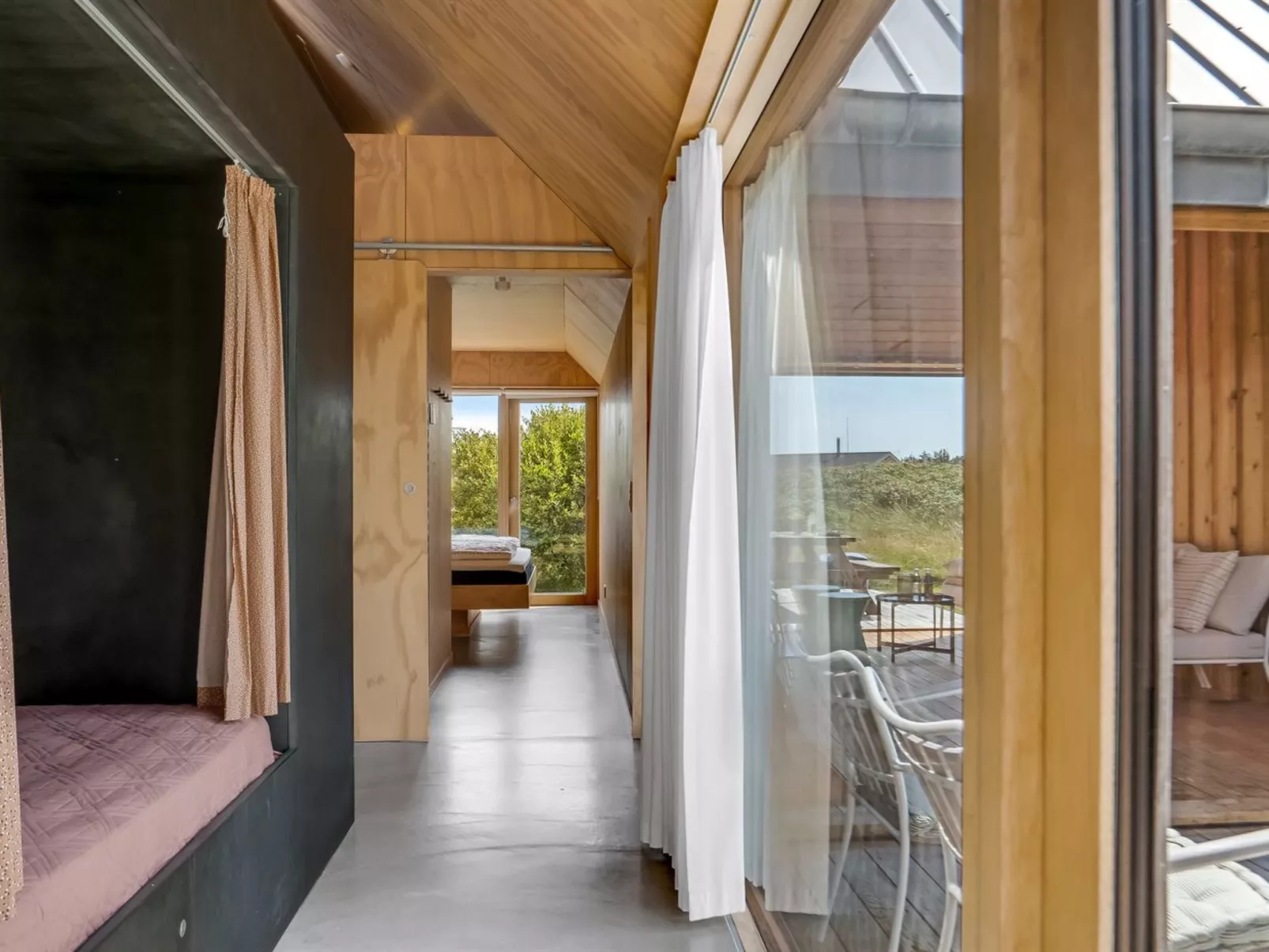 "Onni" - 250m from the sea-Binnen